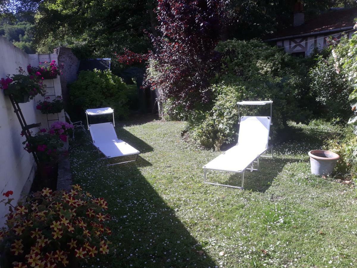 Gite Au Bord Du Lac Montville Exterior foto